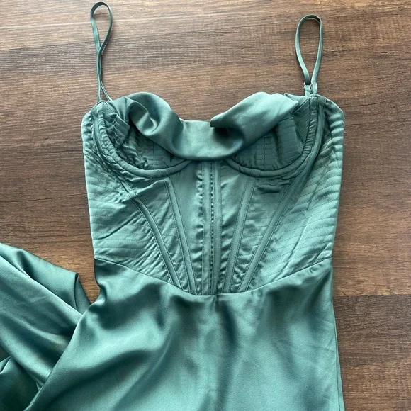 House of CB green Charmaine dress - Picture 4 of 6